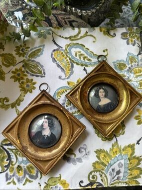 Pair of Gold Framed Portrait Paintings - Classic Decorative Art Mid century